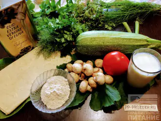Шаг 1: Для приготовления овощной лазаньи возьмите: тонкий лаваш, грибы, помидор, кабачок, молоко, овсяную муку, оливковое масло.