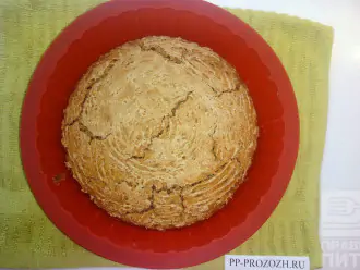 Шаг 7: Дайте хлебу немного остыть и храните его в салфетке или в полотенце. Приятного аппетита.