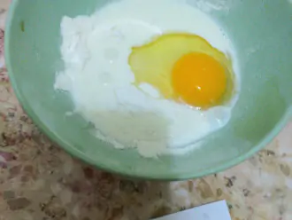 Шаг 4: Добавьте яйцо.
