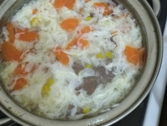Шаг 7: Добавьте соль. Суп готов. В отдельную порцию можете добавить зелень. Приятного аппетита!