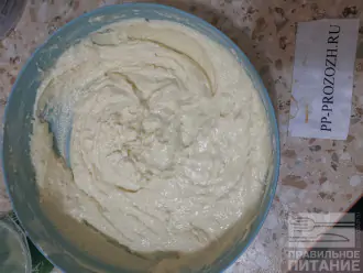 Шаг 5: И замешайте густое тесто, как густая сметана. Оставьте на 20 минут.