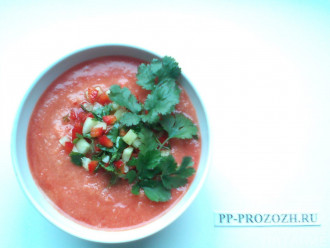 Шаг 9: При подаче в тарелку с супом положите 1-2 столовые ложки сервировочной смеси овощей. Приятного аппетита!