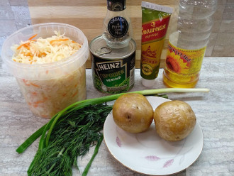 Шаг 1: Подготовьте необходимые ингредиенты для салата.