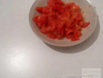 Шаг 3: Измельчите помидор.