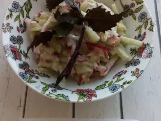 Шаг 6: Заправьте получившийся салат кефиром с овсяными хлопьями.