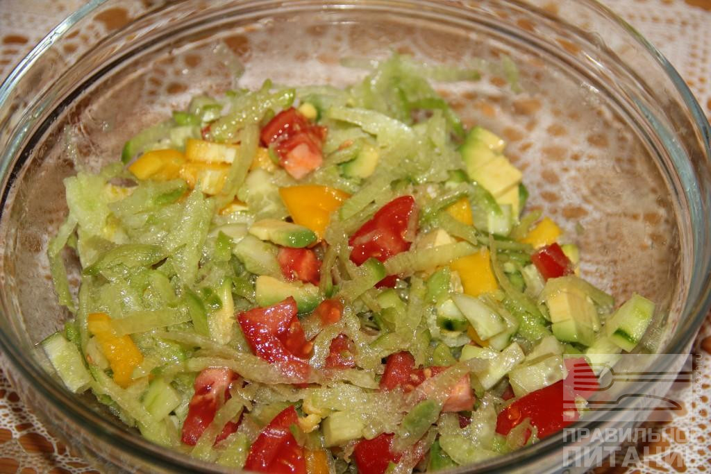 Простой салат «Вот это свежесть» из зеленой редьки и лука – пошаговый рецепт приготовления с фото