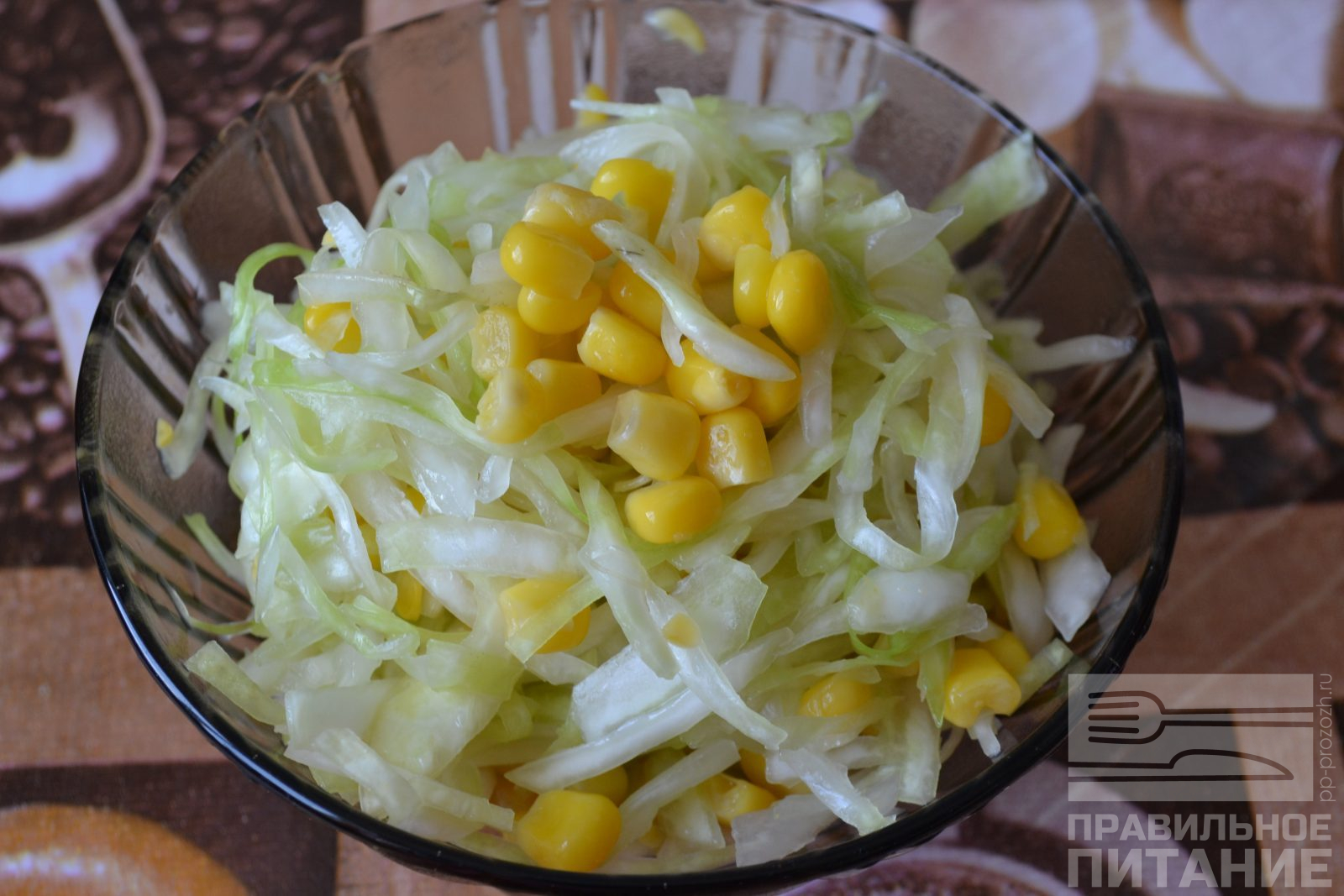 Салат с капустой и кукурузой — рецепты с пошаговыми фото и видео