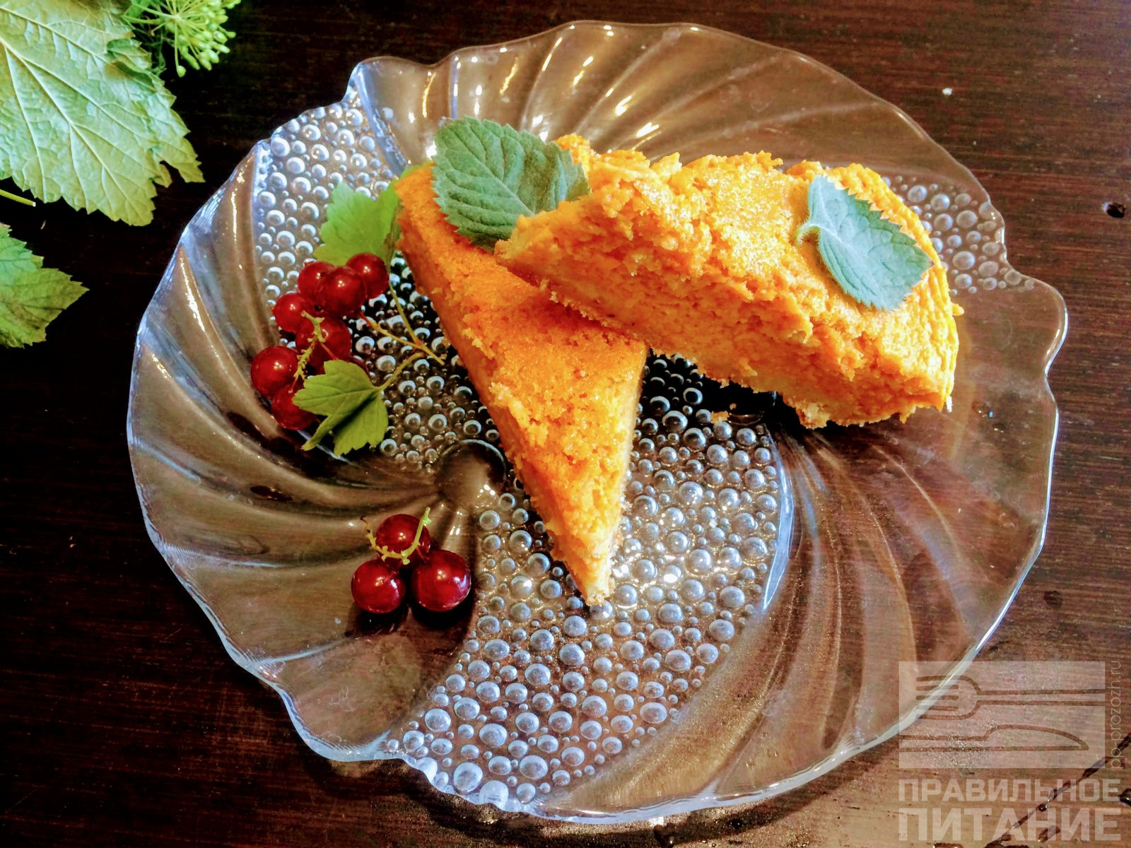 Диетический десерт из ягод и геркулеса полезное и низкокалорийное лакомство